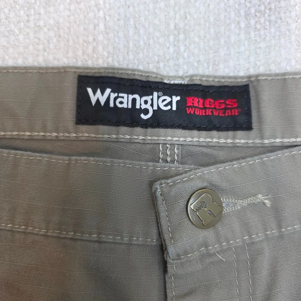 Wrangler Riggs Workwear Mens 40 Ripstop Cargo Shorts Bark Khaki 3W320DK